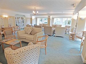 COMMUNAL LOUNGE- click for photo gallery